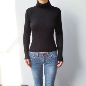 Women's Black Sweatshirt